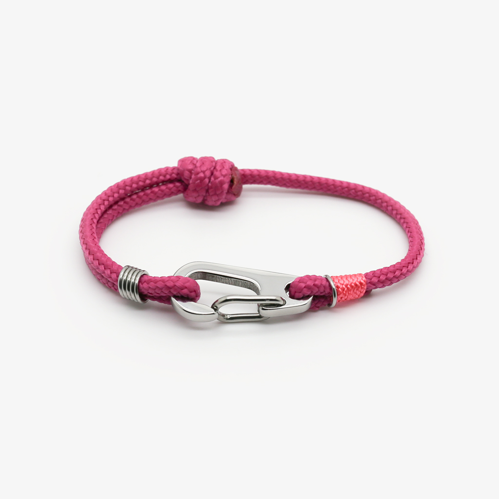 Bracelet Chamonix en mousqueton avec corde rose pour enfant, vue produit sur fond blanc, Monzémaré