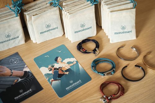 Pochon en coton naturel et carte Monzémaré fournis avec chaque bracelet, emballage soigné prêt à offrir